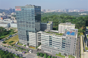 勇破局攀新高 笃实干立潮头